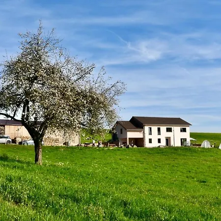 Gite, Au Calme, Avec Vue Imprenable Sur La Nature Environnante Appartement