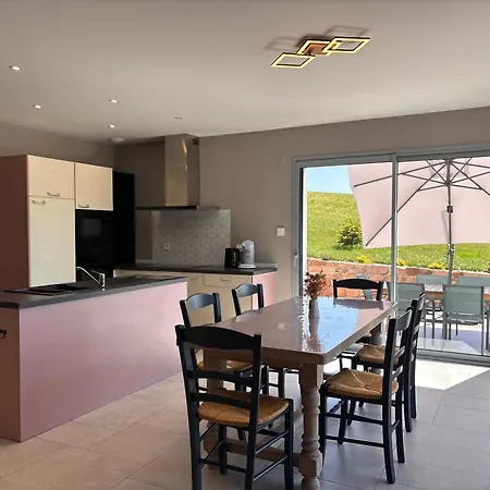 Gite, Au Calme, Avec Vue Imprenable Sur La Nature Environnante Appartement *