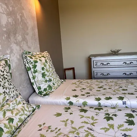 Gite, Au Calme, Avec Vue Imprenable Sur La Nature Environnante Appartement