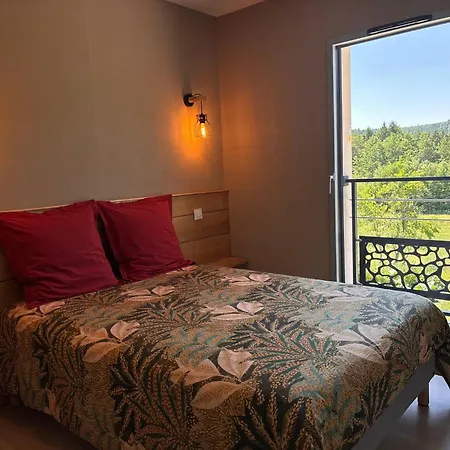 Gite, Au Calme, Avec Vue Imprenable Sur La Nature Environnante Appartement