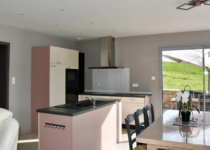 Lägenhet Gite, Au Calme, Avec Vue Imprenable Sur La Nature Environnante *