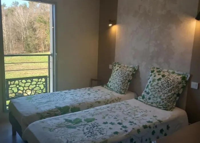 Gîte, Au Calme, Avec Vue Imprenable Sur La Nature Environnante Appartement *